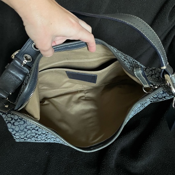 Coach purse - Picture 2 of 5